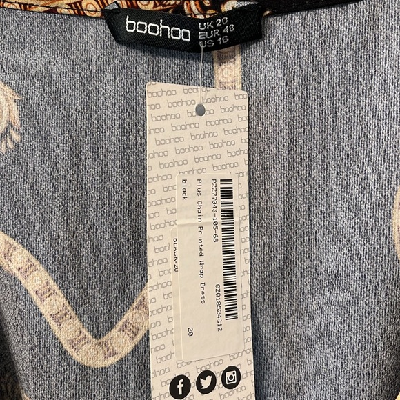 Boohoo Chain Dress - Picture 3 of 6